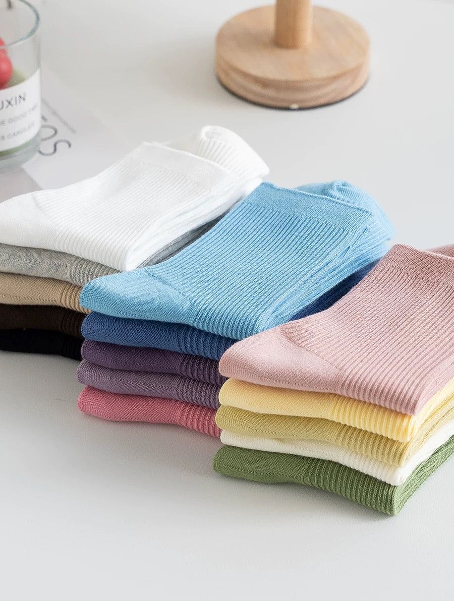 Soft Cotton Ribbed Crew Socks – 4-Pack Colorful Everyday Essentials