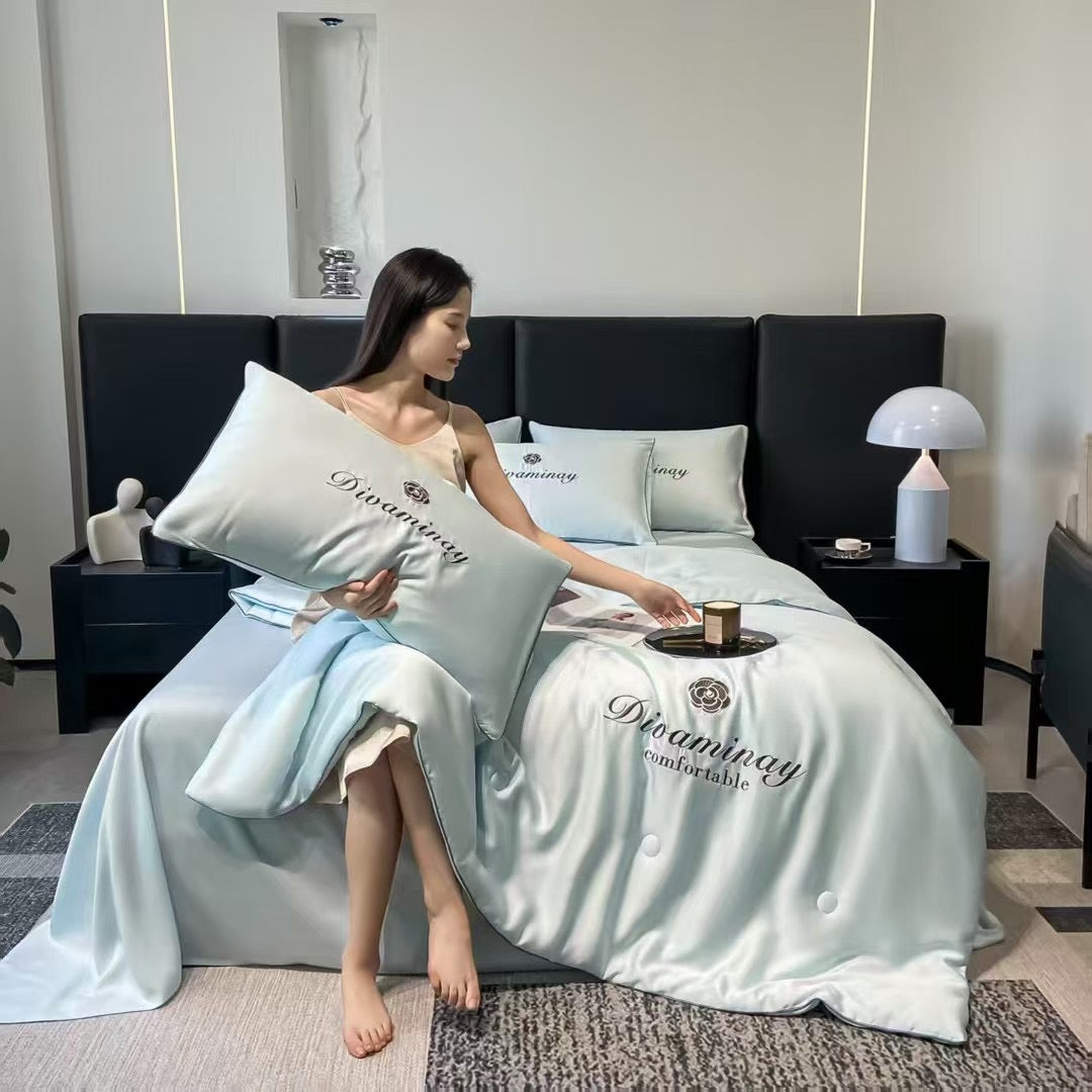Divaminay™ Silky Luxury Blanket – Ultra Soft & Elegant