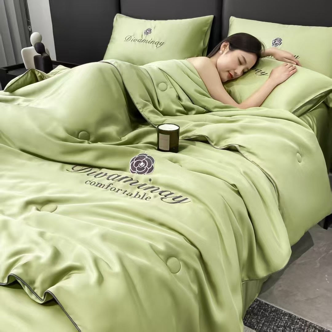 Divaminay™ Silky Luxury Blanket – Ultra Soft & Elegant
